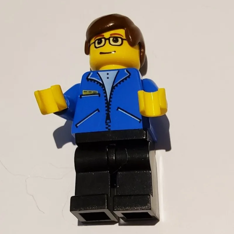 Peter Parker in Blue Jacket with Two Pockets — minifigurine LEGO | Brick Broker