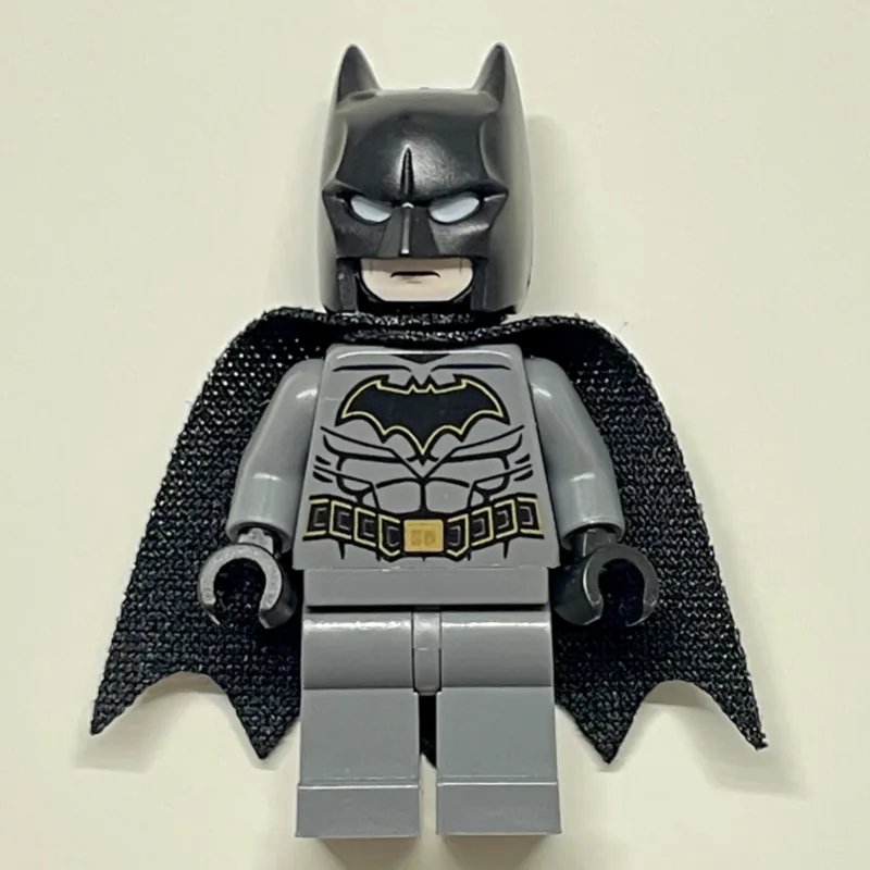Batman, Dark Bluish Gray Suit, Black Cape and… — minifigurine LEGO | Brick Broker