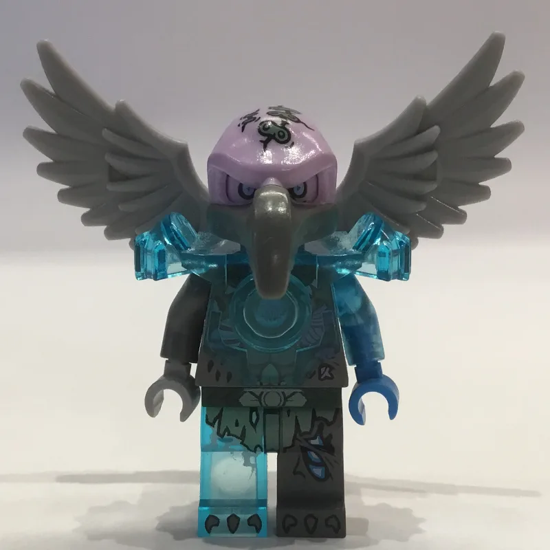 Vornon with Trans-Light Blue Large Shoulder A… — minifigurine LEGO | Brick Broker