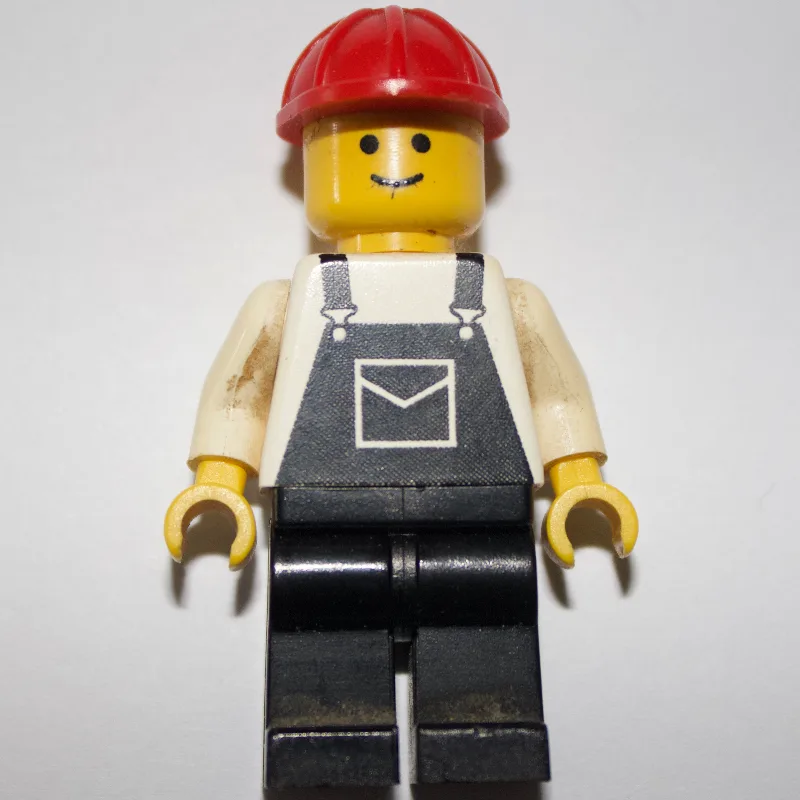 Man, Black Overalls, Red Hard Hat (3626a Head) — minifigurine LEGO | Brick Broker
