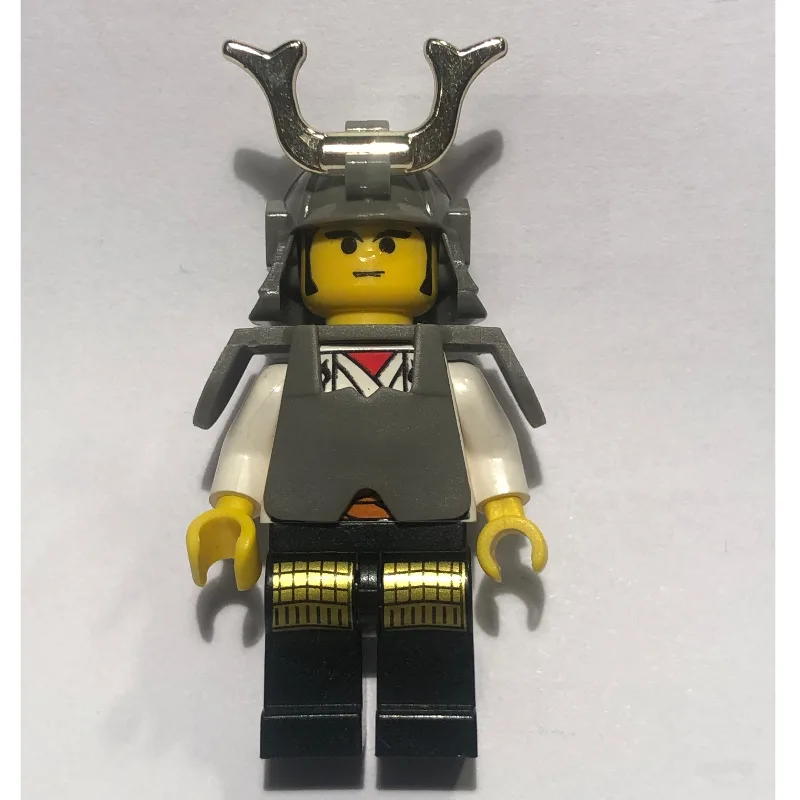 Shogun, Armor and Helmet with Horn, White Robe — minifigurine LEGO | Brick Broker