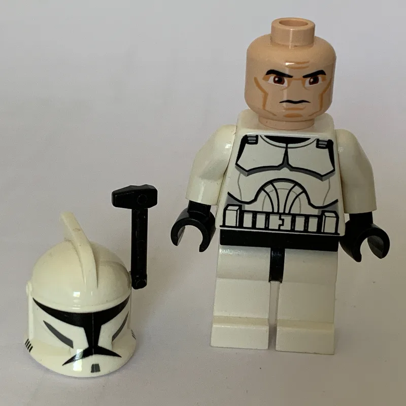 Clone Trooper, Phase I Armor, Brown Eyes, Bla… — minifigurine LEGO | Brick Broker