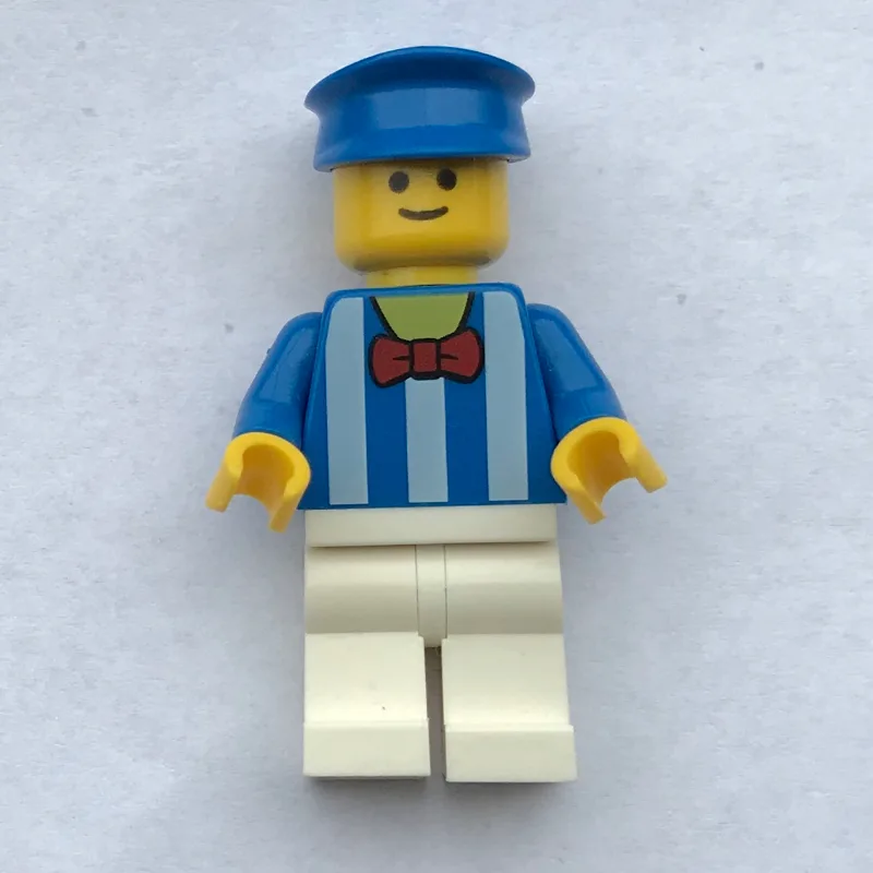 Blue Torso, White Legs, Blue Hat — dans quels sets LEGO ? (fig-008370) | Brick Broker