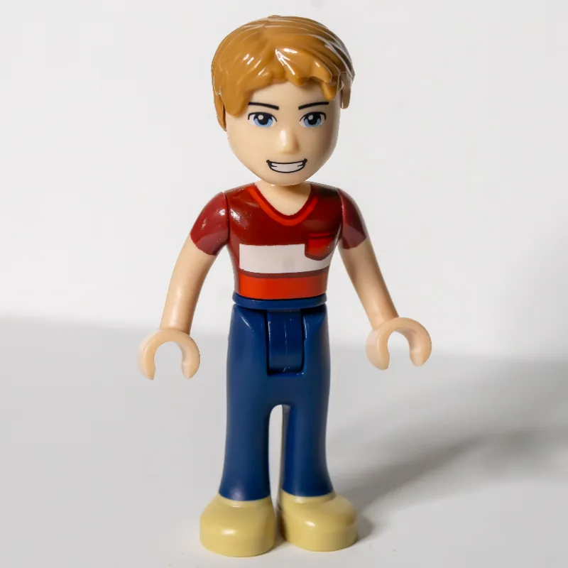 Henry - Red Shirt, Dark Blue Trousers — dans quels sets LEGO ? (fig-002598) | Brick Broker
