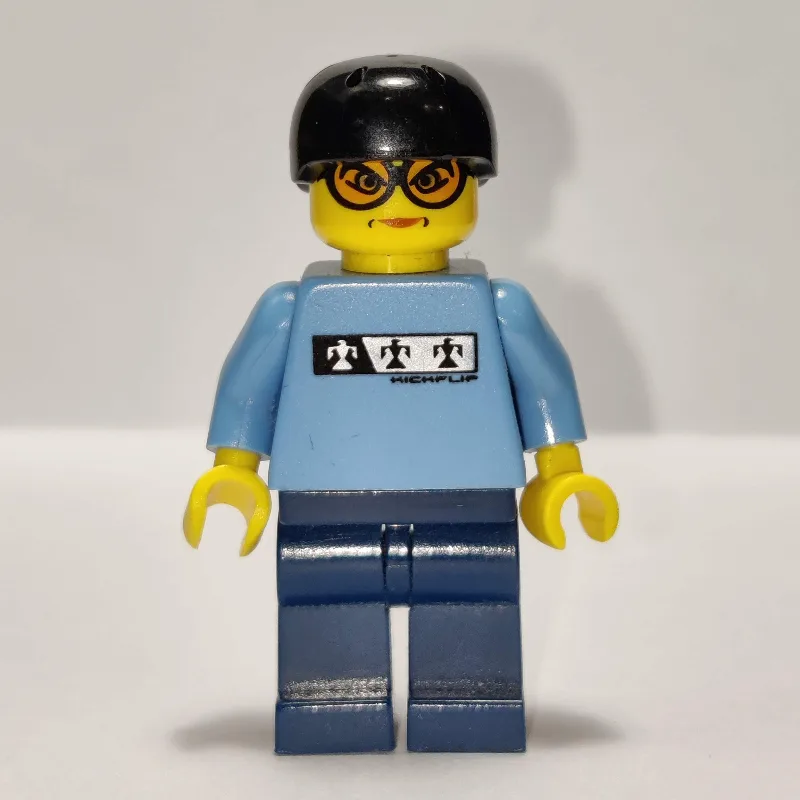 Skateboarder, Medium Blue, Black Helmet — minifigurine LEGO | Brick Broker