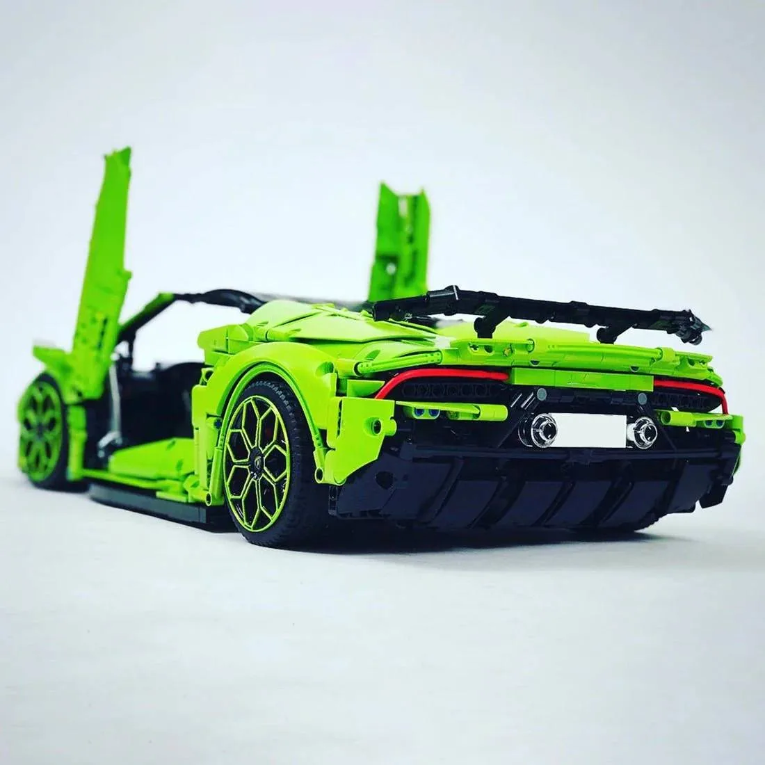 LesDiy Huracán Evo Spyder (LESDIY-3459999) - prix | Brick Broker