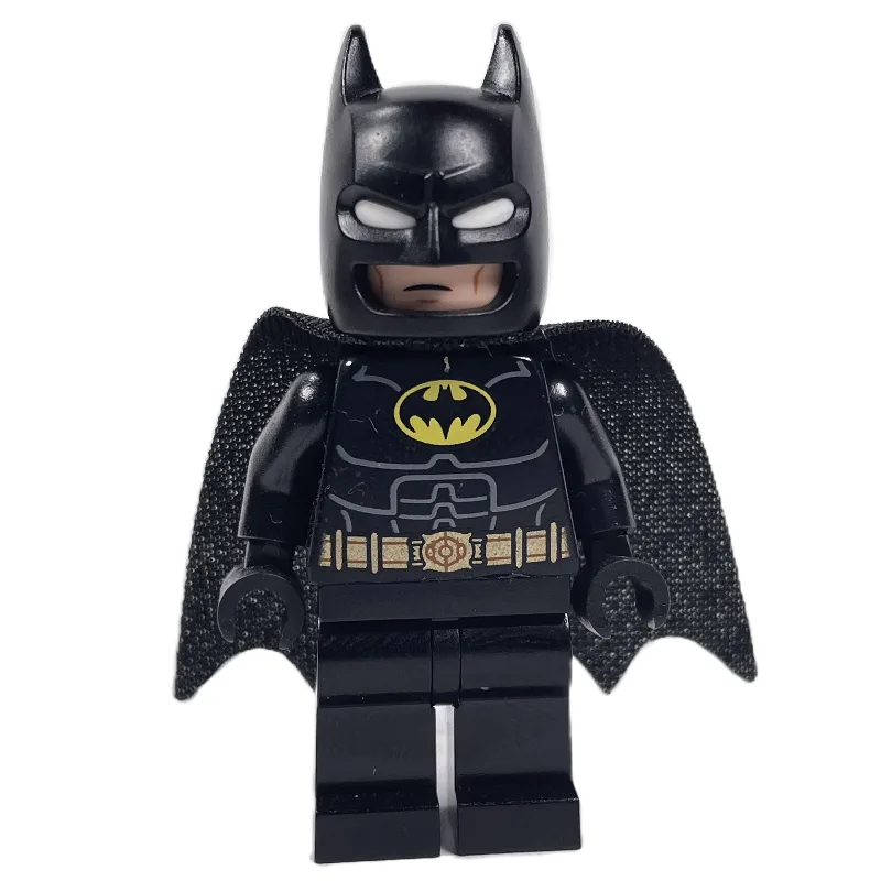 Batman, Black Suit, Black Cape and Cowl, Yell… — minifigurine LEGO | Brick Broker