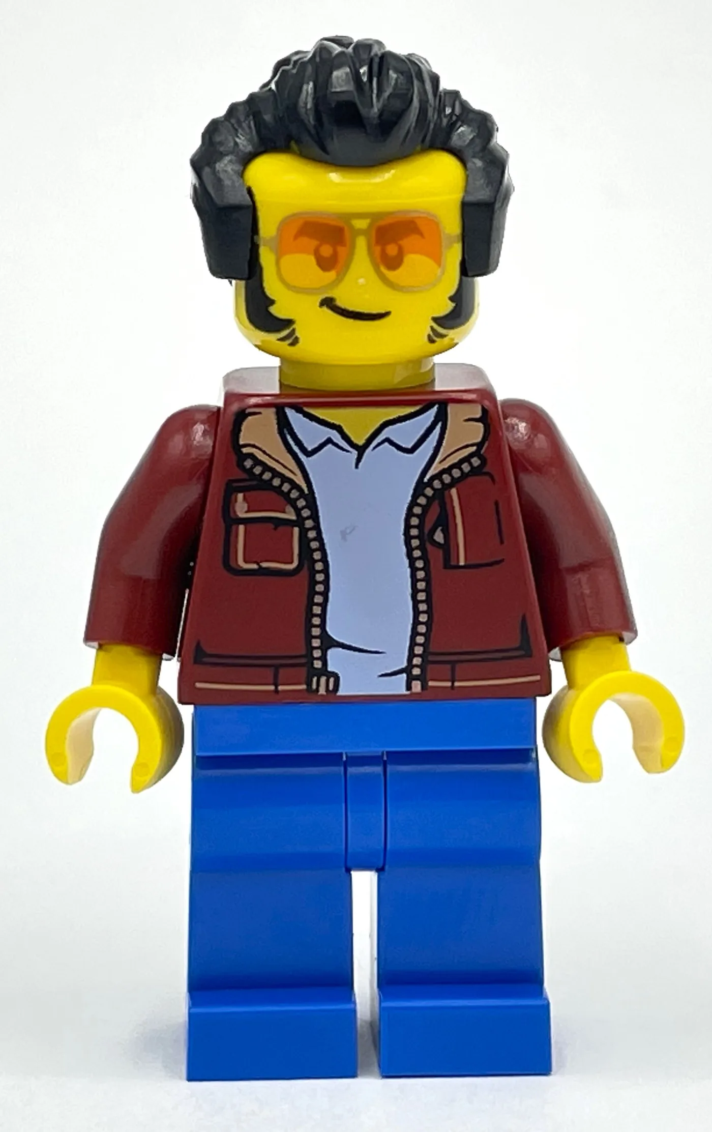 Dark Red Torso, Blue Legs, Black Hair — dans quels sets LEGO ? (fig-012873) | Brick Broker
