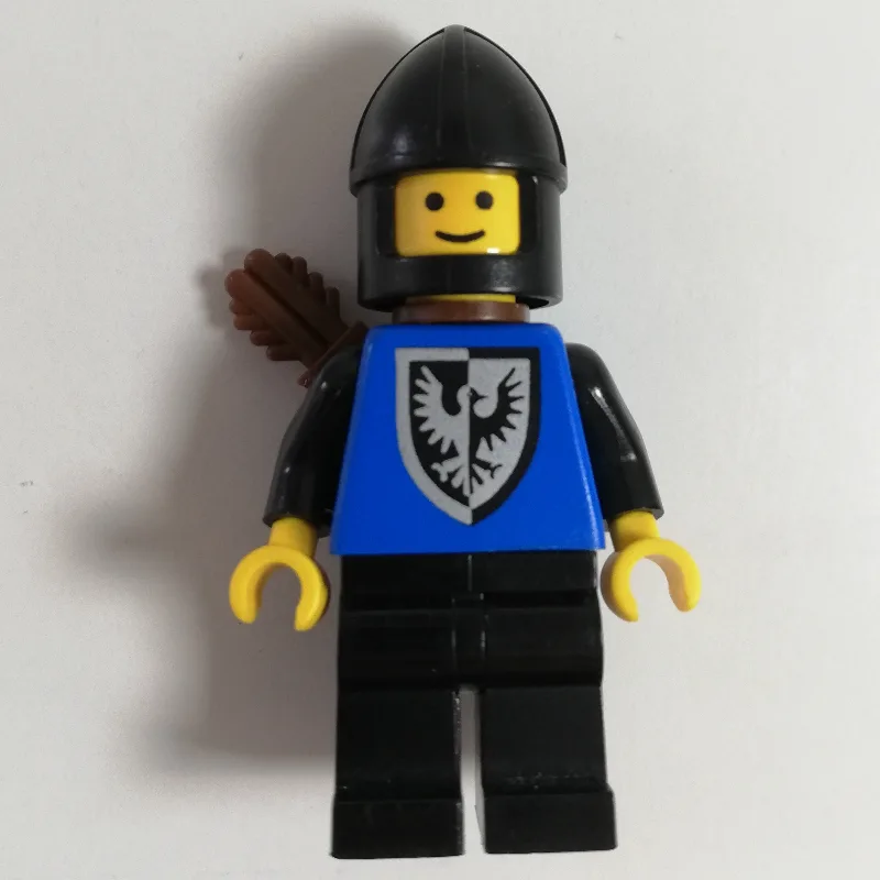 Archer (Black Falcon) - Black Legs, Black Hip… — minifigurine LEGO | Brick Broker
