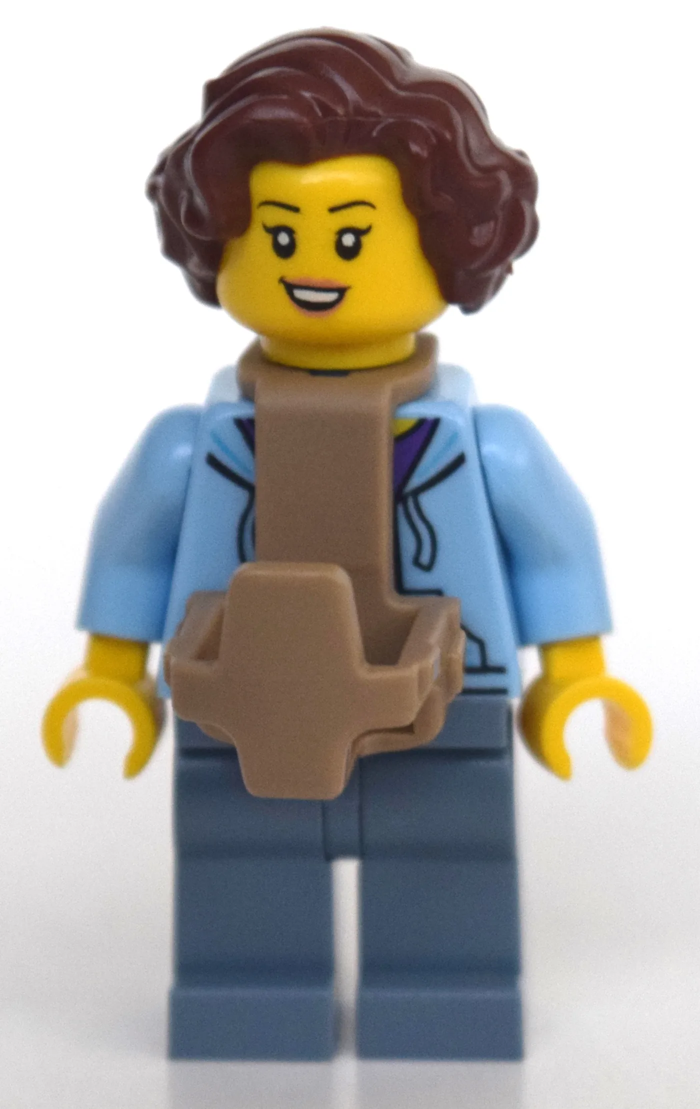 Woman, Open Jacket over Purple Shirt, Sand Bl… — minifigurine LEGO | Brick Broker