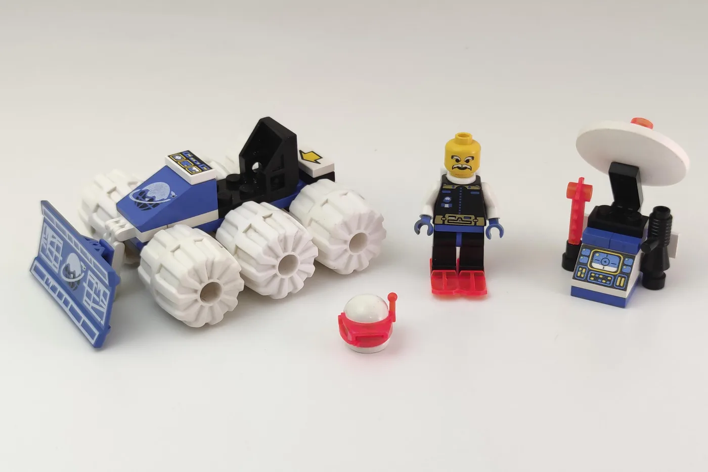 LEGO 1704 Chasse-neige pour satellite Ice Planet - prix | Brick Broker