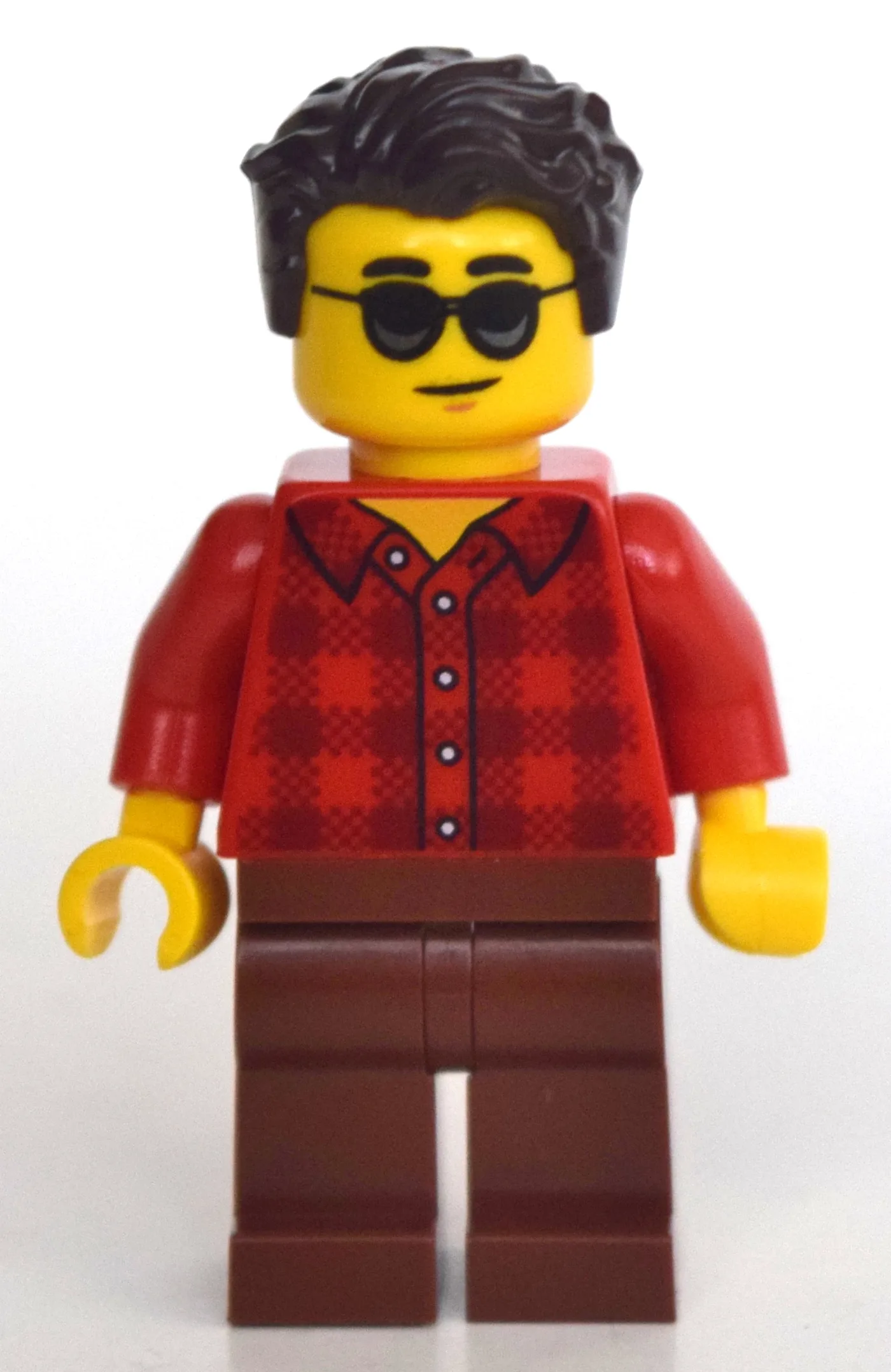 Man, Red Plaid Shirt, Reddish Brown Legs, Sun… — minifigurine LEGO | Brick Broker