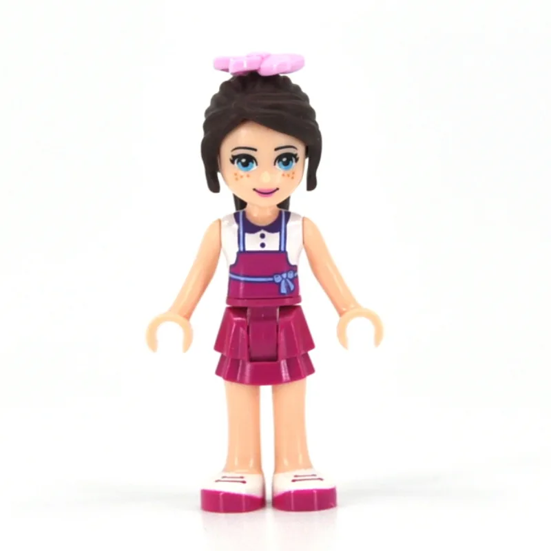 Naomi - White Top, Magenta Apron — dans quels sets LEGO ? (fig-002416) | Brick Broker