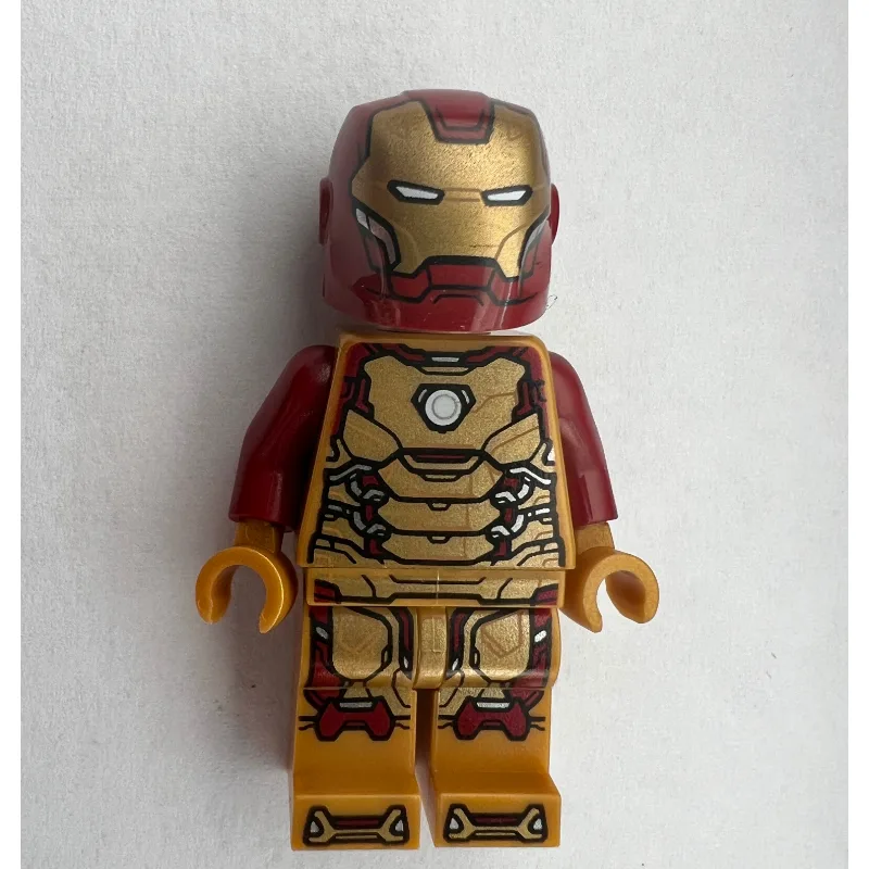 Iron Man Mark 42 Armor, Pearl Gold Legs — minifigurine LEGO | Brick Broker