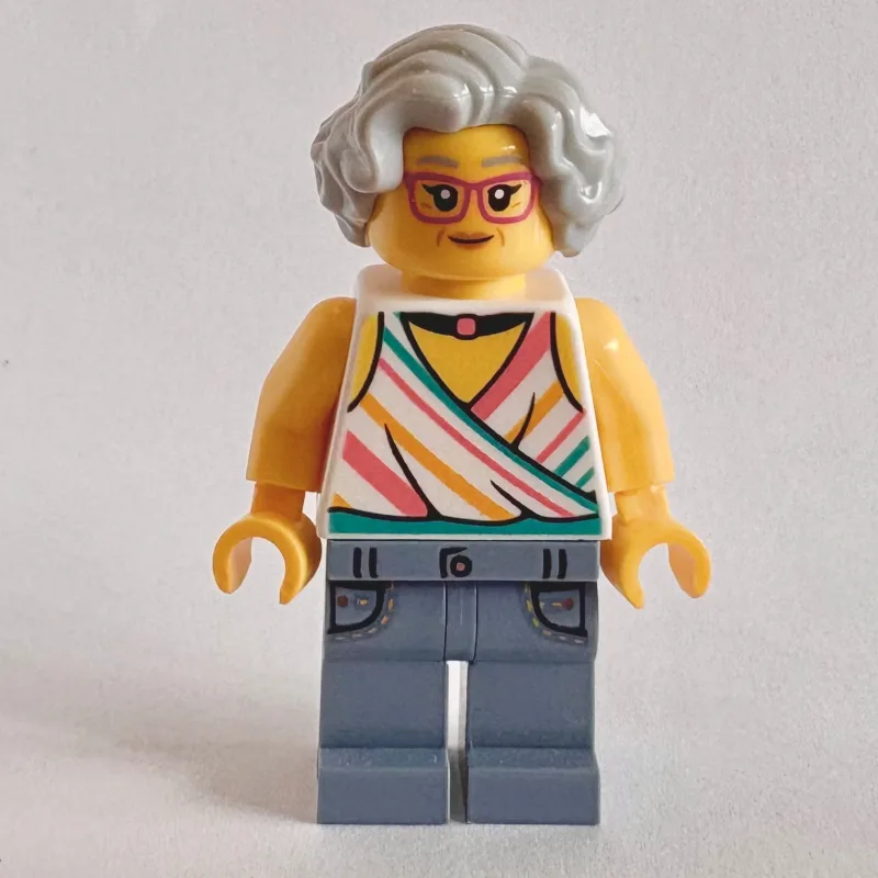 Woman, White Torso, Sand Blue Legs, Light Blu… — minifigurine LEGO | Brick Broker