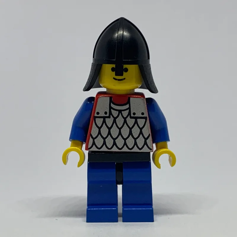 Knight (Scale Mail on Red) - Blue Arms, Blue… — minifigurine LEGO | Brick Broker