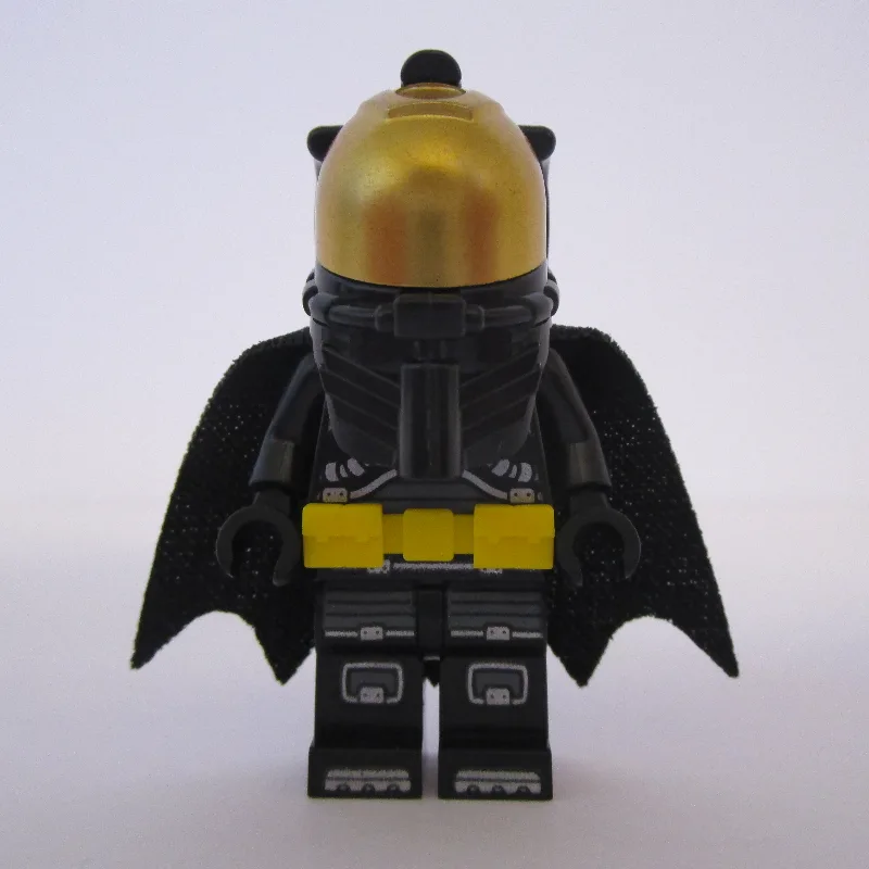Batman, Black Suit, Black Cape, Space Helmet… — minifigurine LEGO | Brick Broker