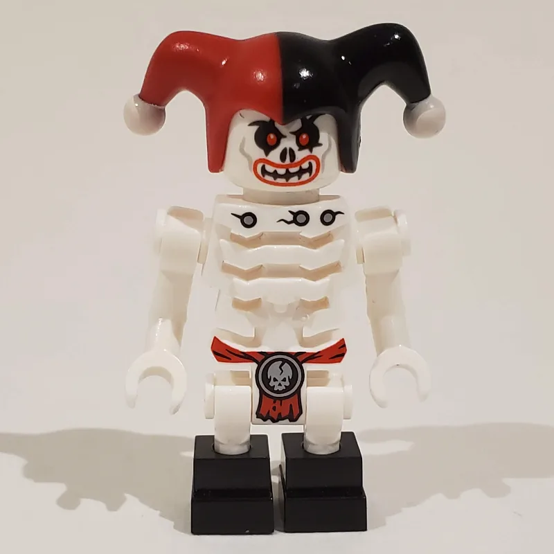 Krazi in Red and Black Jester Hat — dans quels sets LEGO ? (fig-003045) | Brick Broker