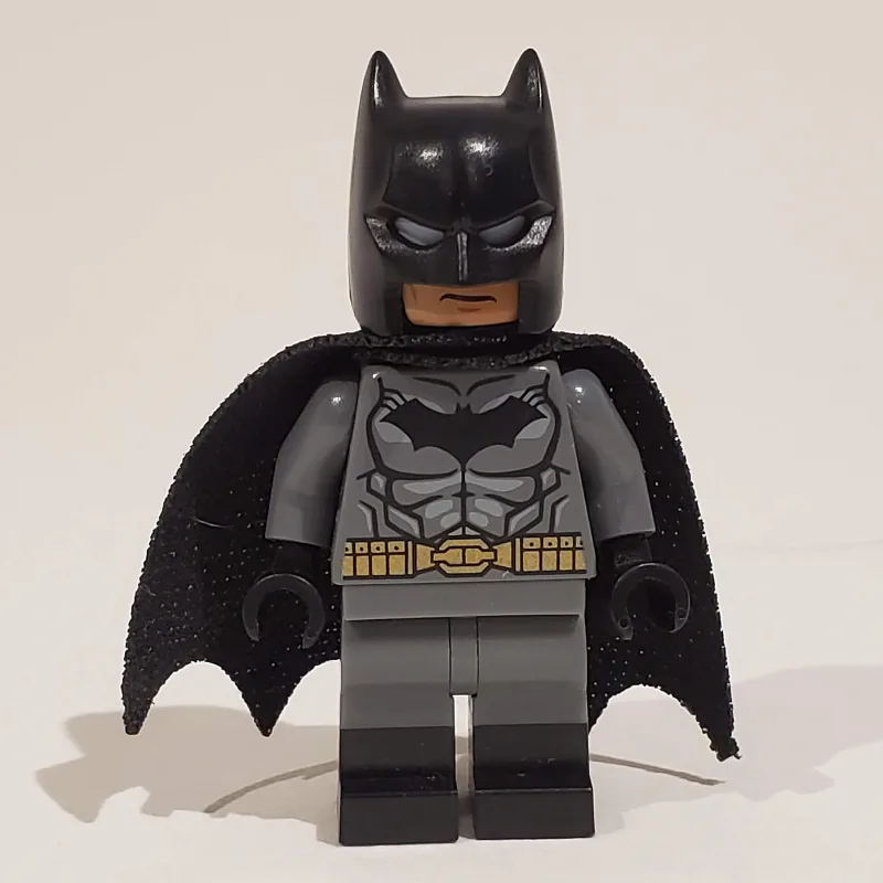 Batman, Dark Bluish Gray Suit, Black Cape and… — minifigurine LEGO | Brick Broker