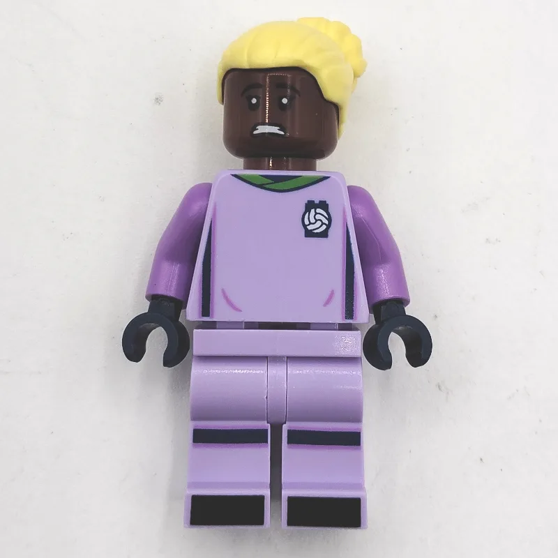 Goalkeeper, Medium Lavender Soccer Kit — dans quels sets LEGO ? (fig-014004) | Brick Broker