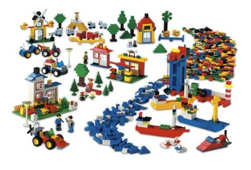 LEGO 9302 Constructeurs de la communauté Creator - prix | Brick Broker