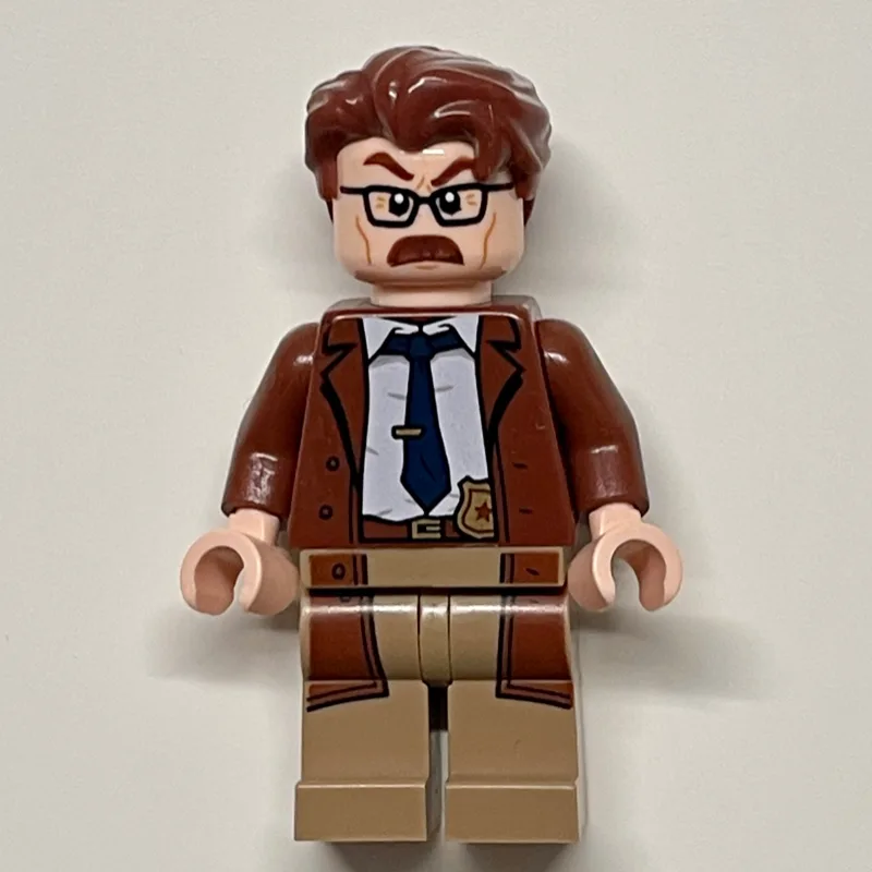 Commissioner James Gordon with Reddish Brown… — minifigurine LEGO | Brick Broker
