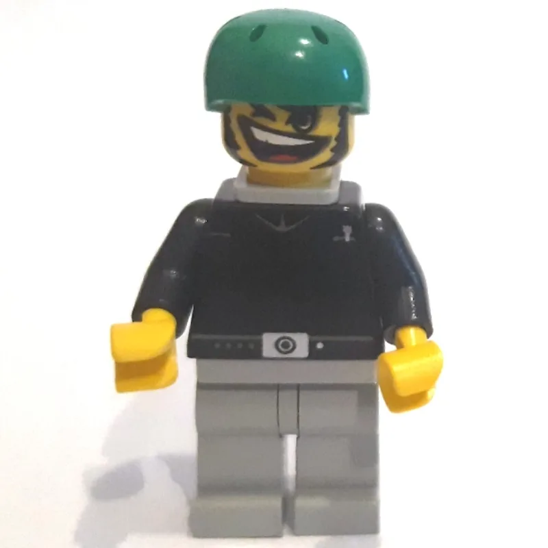 Skateboarder Bill, Black, Green Helmet, Neck… — minifigurine LEGO | Brick Broker