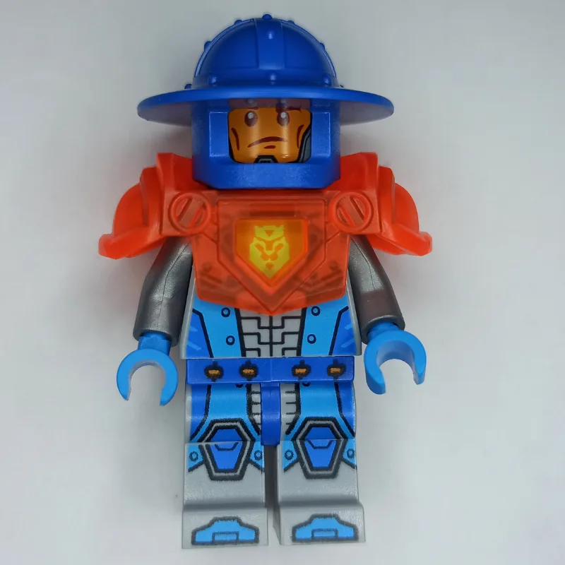 Royal Soldier with Trans-Neon Orange Armor — minifigurine LEGO | Brick Broker
