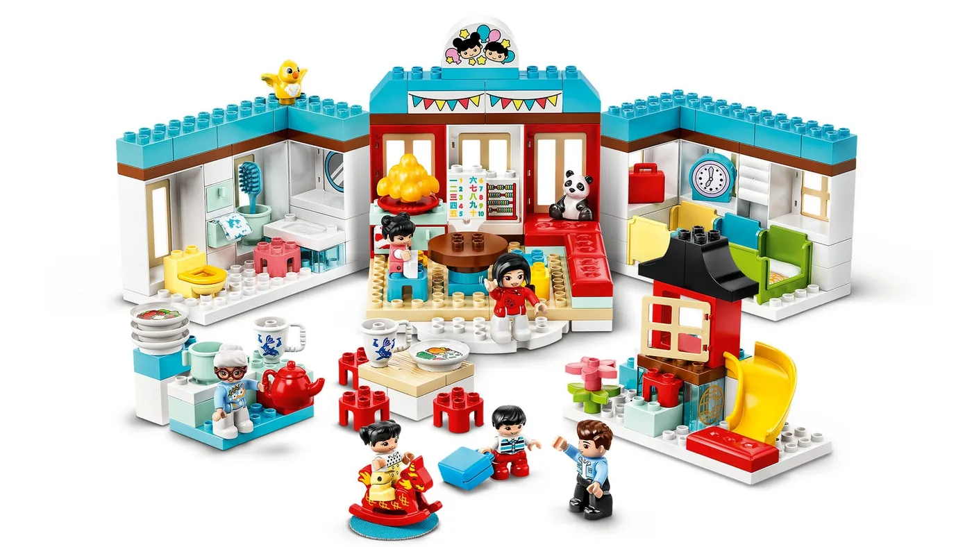 LEGO 10943 Moments d'Enfance Heureuse - prix | Brick Broker