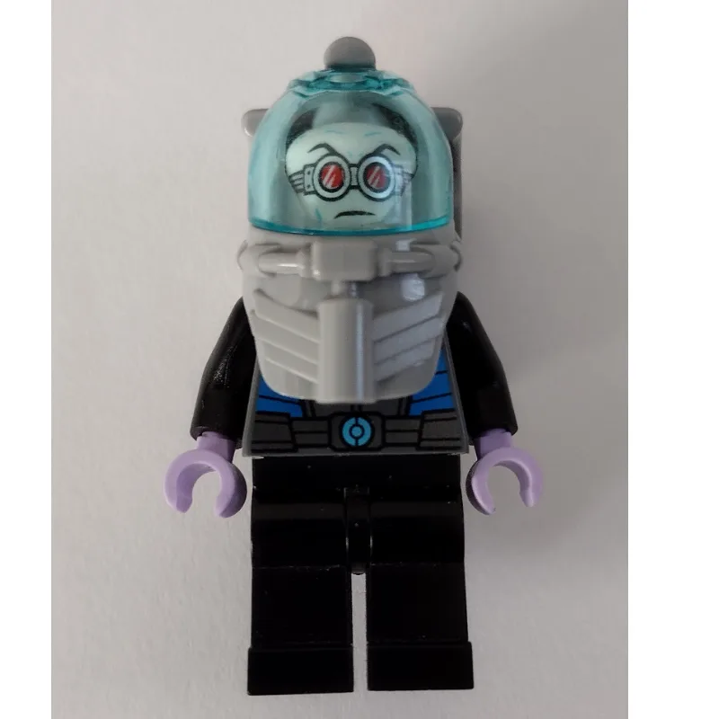 Mr. Freeze in Diver Helmet with Black Legs — minifigurine LEGO | Brick Broker