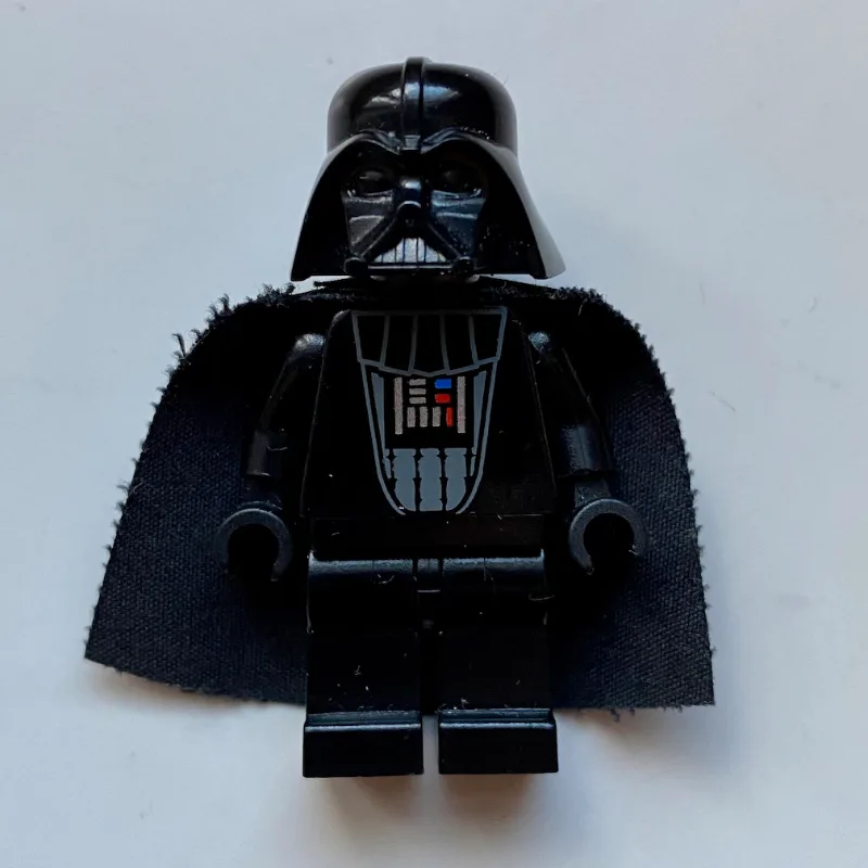 Darth Vader, Light Bluish Gray Skin, No Scars… — minifigurine LEGO | Brick Broker