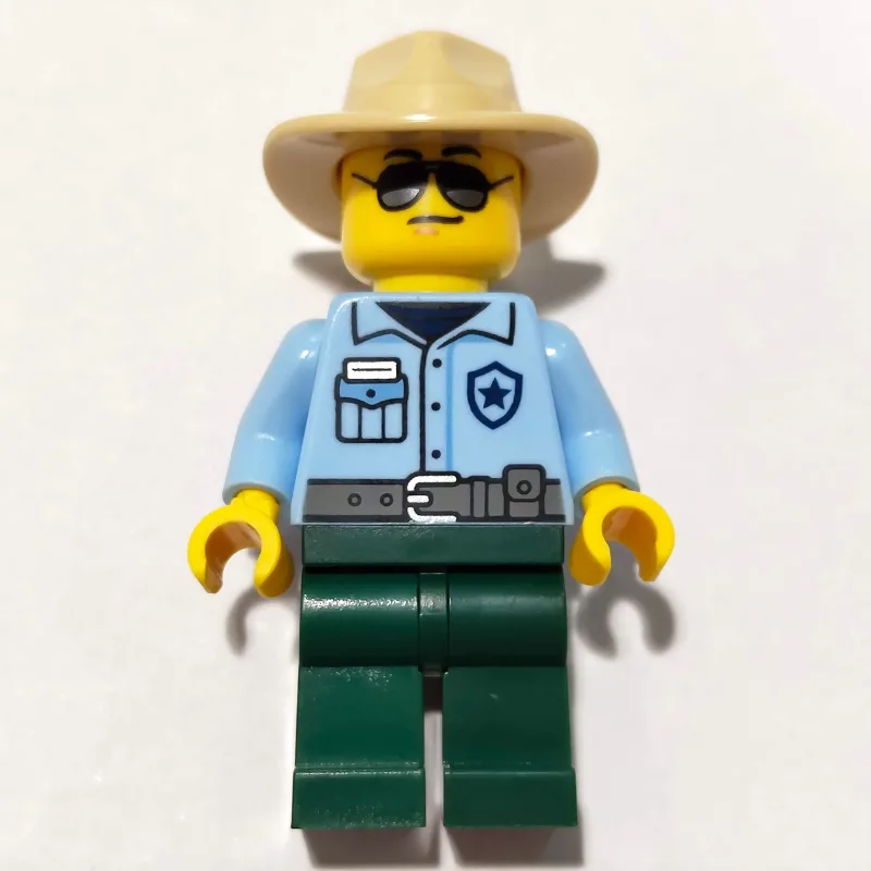 Ranger, Bright Light Blue Torso, Dark Green L… — minifigurine LEGO | Brick Broker