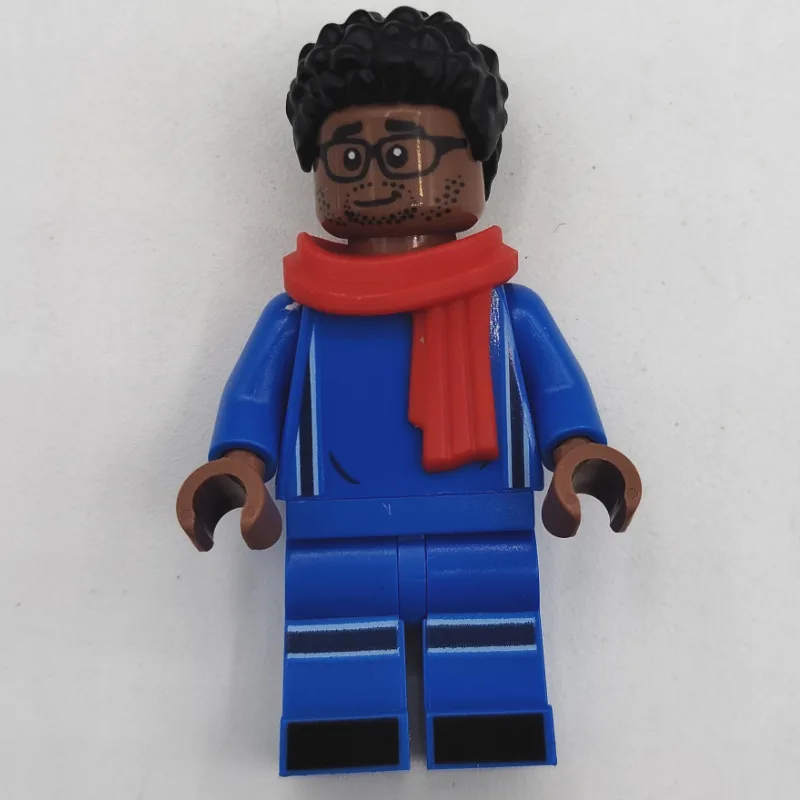 Soccer Fan, Blue Soccer Kit, Red Scarf, Black… — minifigurine LEGO | Brick Broker