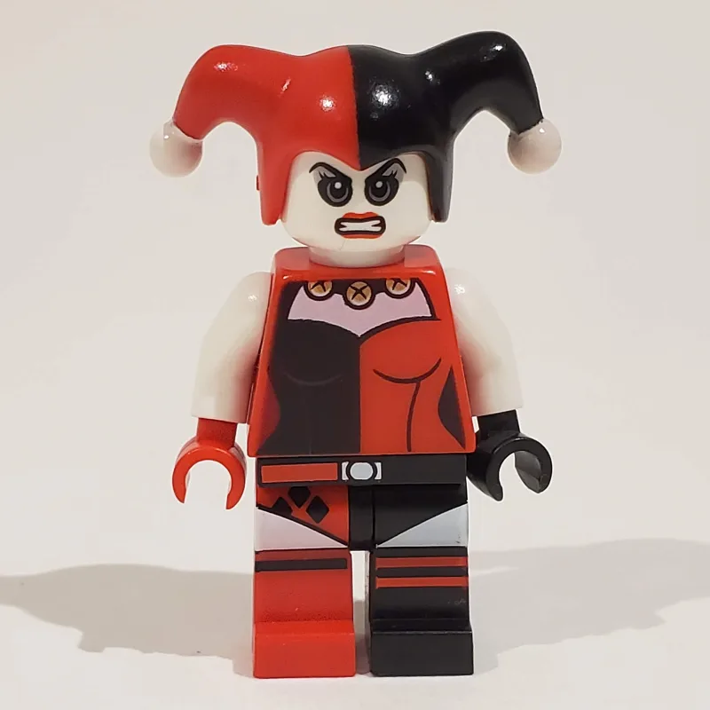 Harley Quinn in Black and Red Jester Outfit w… — minifigurine LEGO | Brick Broker