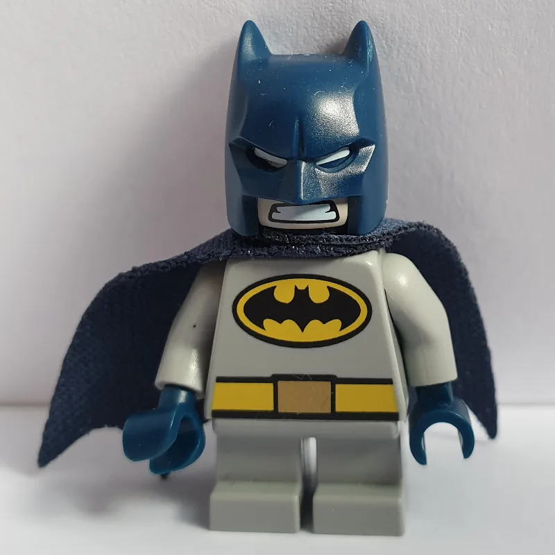Batman, Light Bluish Gray Suit, Dark Blue Cap… — minifigurine LEGO | Brick Broker