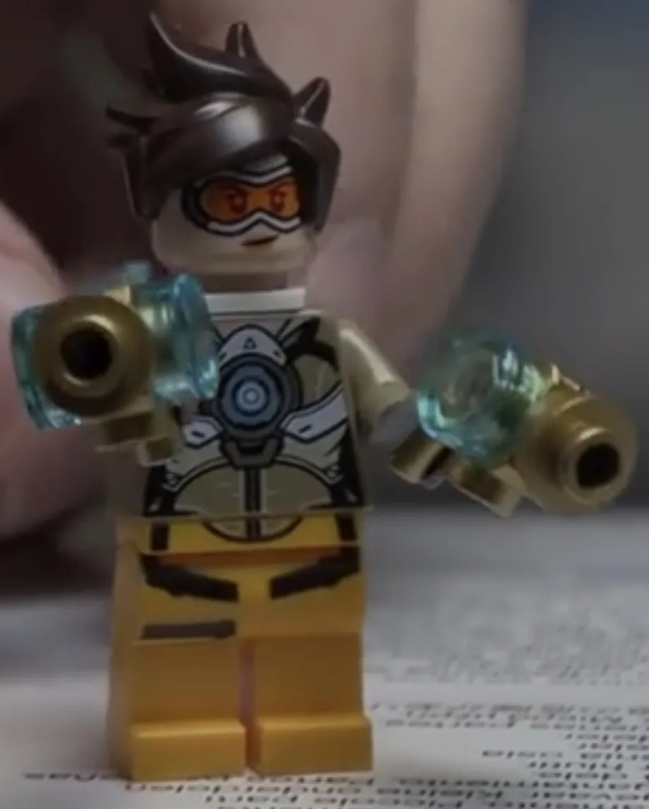 LEGO Tracer (version pistolets dorés) (OWIK-2) - prix | Brick Broker