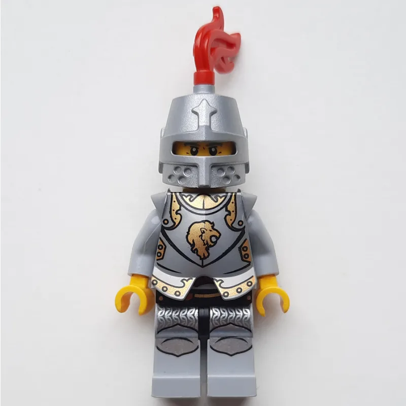 Lion Knight, Armour, Helmet with Red Plume (P… — minifigurine LEGO | Brick Broker