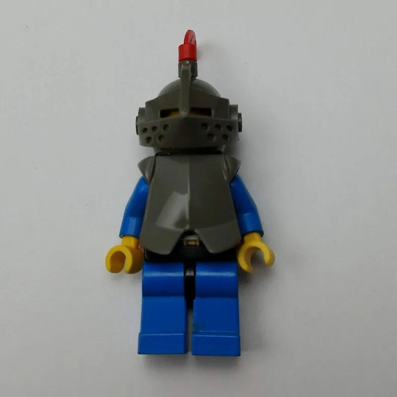Knight (Breastplate on Red) - Blue Legs, Red… — minifigurine LEGO | Brick Broker