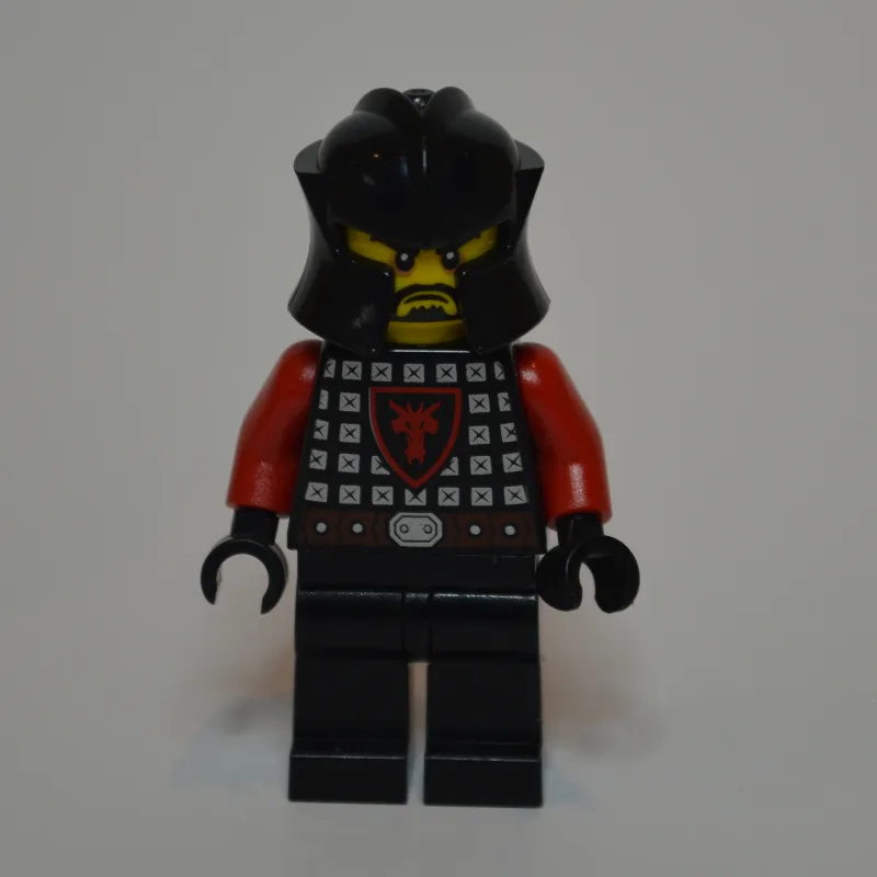 Dragon Knight, Red, Helmet, Black Beard — minifigurine LEGO | Brick Broker