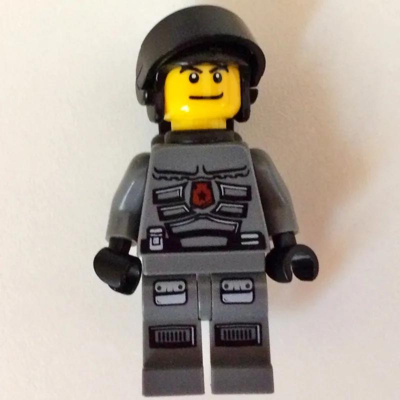 Space Police III - Officer — dans quels sets LEGO ? (fig-002257) | Brick Broker
