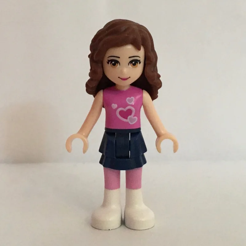 Olivia - Dark Pink Top, Dark Blue Skirt — minifigurine LEGO | Brick Broker