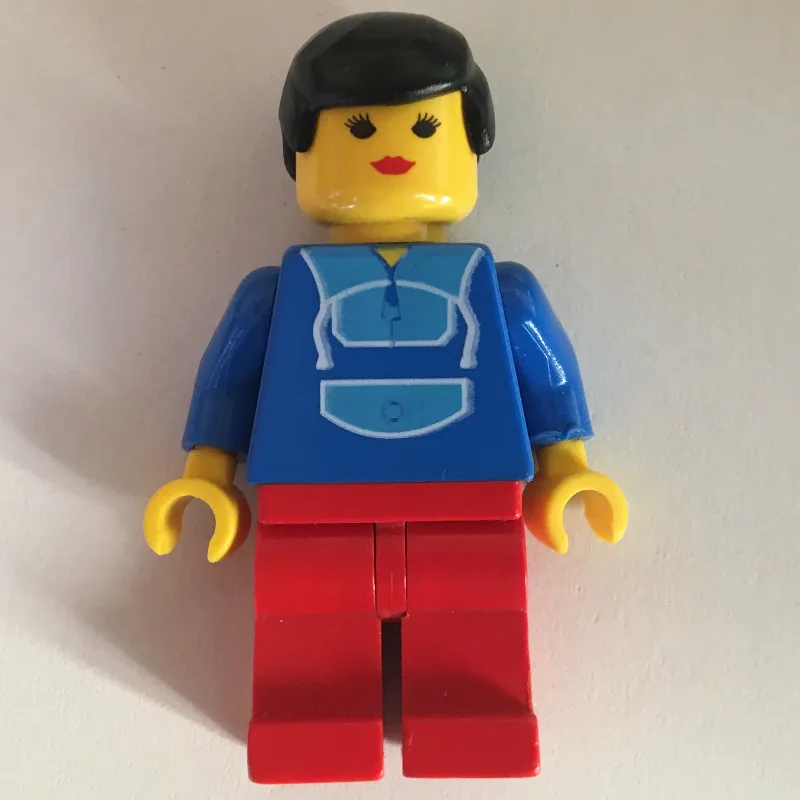 Woman, Blue and Red Jogging Suit, Black Hair — minifigurine LEGO | Brick Broker