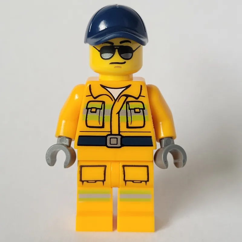 Firefighter, Bright Light Orange Fire Suit, D… — minifigurine LEGO | Brick Broker