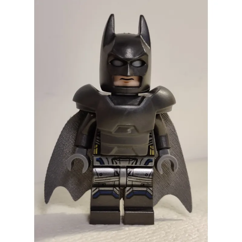 Batman, Pearl Titanium Suit, Dark Bluish Gray… — minifigurine LEGO | Brick Broker
