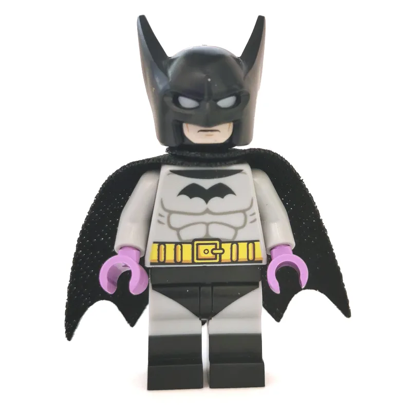 Batman, Light Bluish Gray Suit, Black Cape an… — minifigurine LEGO | Brick Broker
