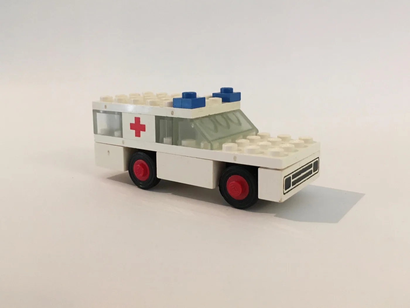 LEGO 600 Ambulance - prix et où acheter | Brick Broker