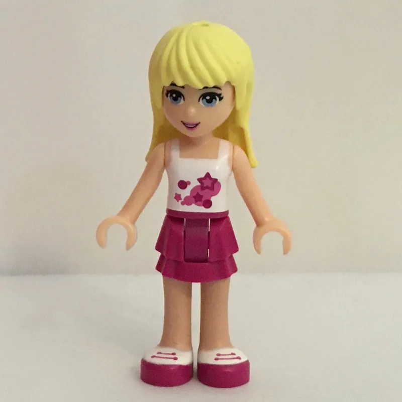 Stephanie - White Top, Magenta Skirt — dans quels sets LEGO ? (fig-000611) | Brick Broker