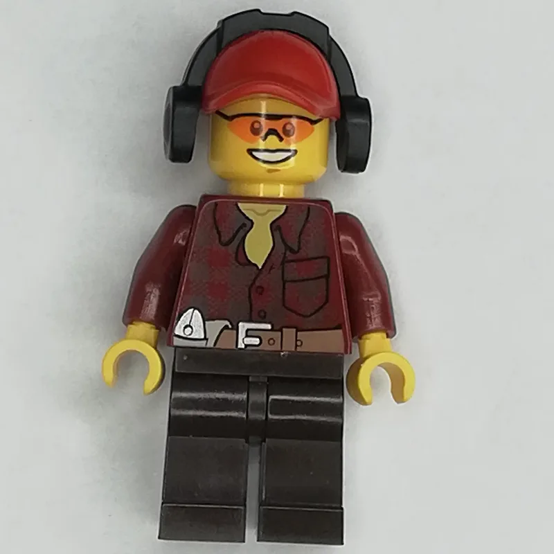 Lumberjack, Dark Red Flannel Shirt, Red Cap w… — minifigurine LEGO | Brick Broker