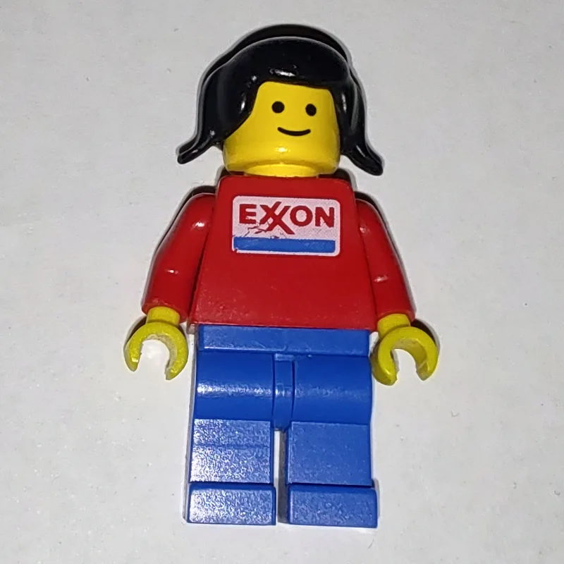 Woman, Red Torso with Exxon Logo, Blue Legs,… — minifigurine LEGO | Brick Broker