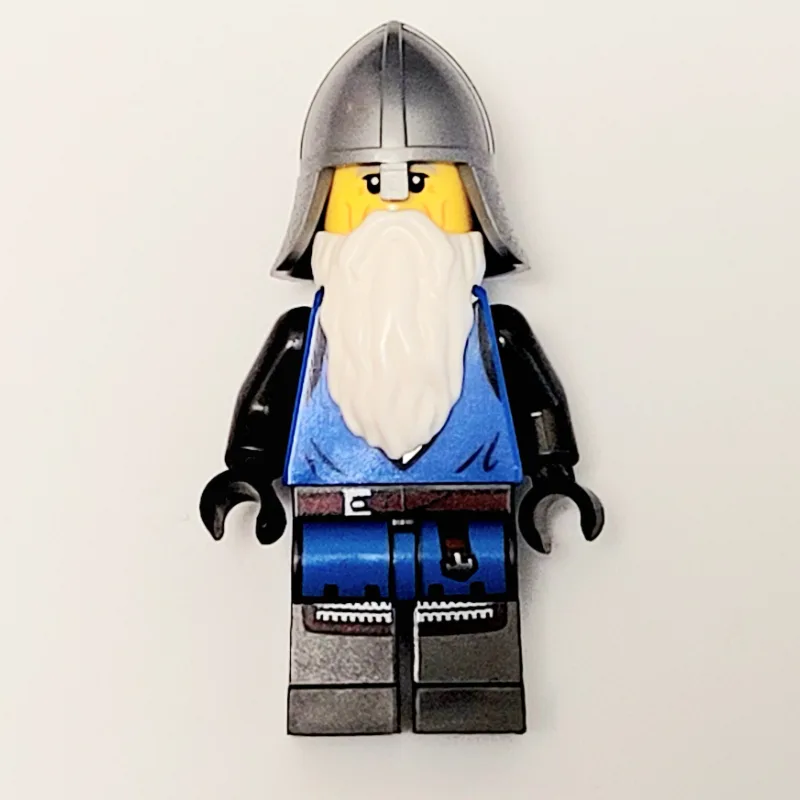 Mountain Fortress Black Falcon Soldier - Helm… — minifigurine LEGO | Brick Broker